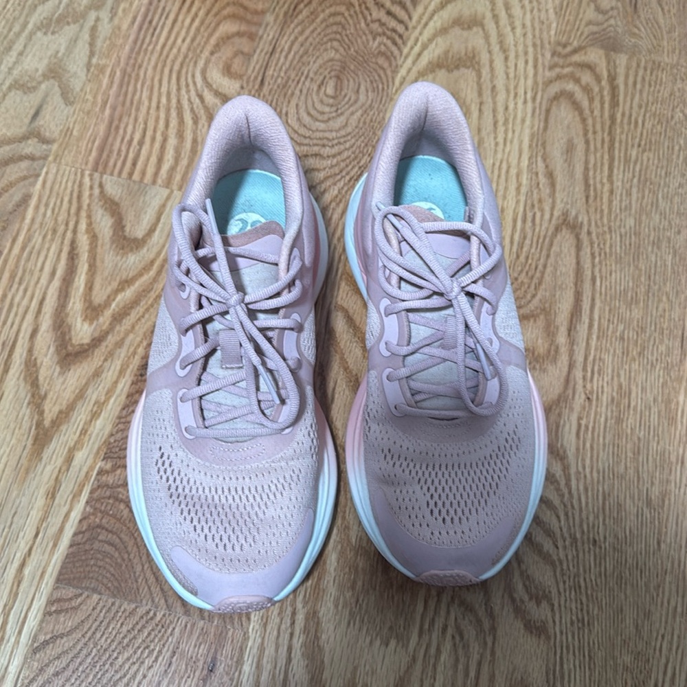 Lululemon blissfeel run 1.0 sneakers size us 7 pink